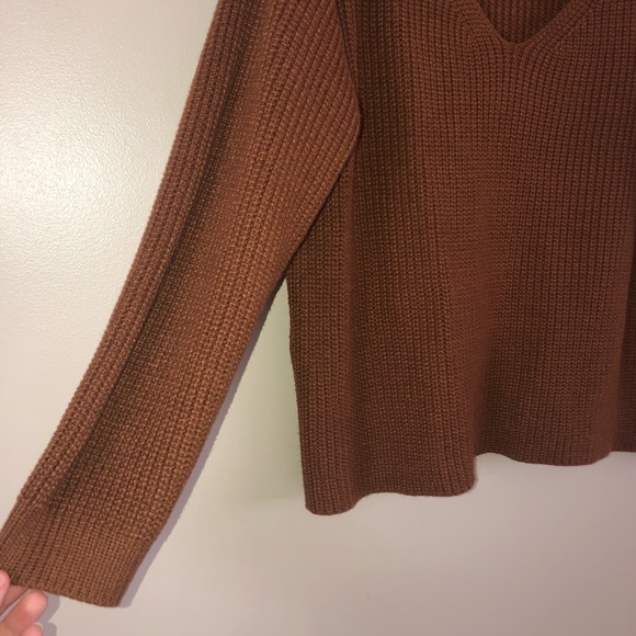 Rust colored Sweater - Picture 2 of 5